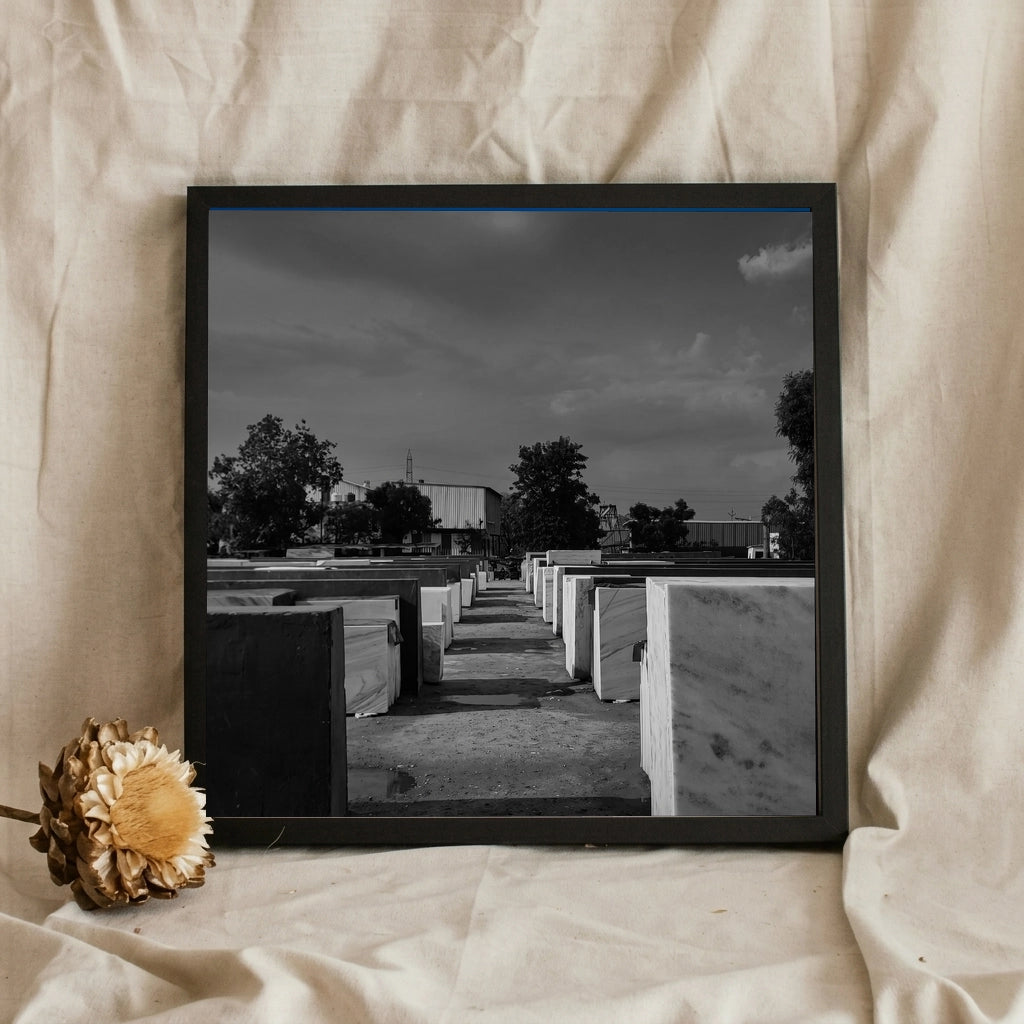 Marble Stone Yard Black and White